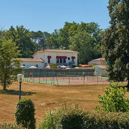 Lush In A Nature Reserve With A Castle * Salles (Gironde)