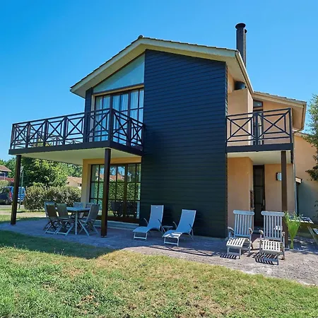 Villa Lush In A Nature Reserve With A Castle Salles (Gironde)